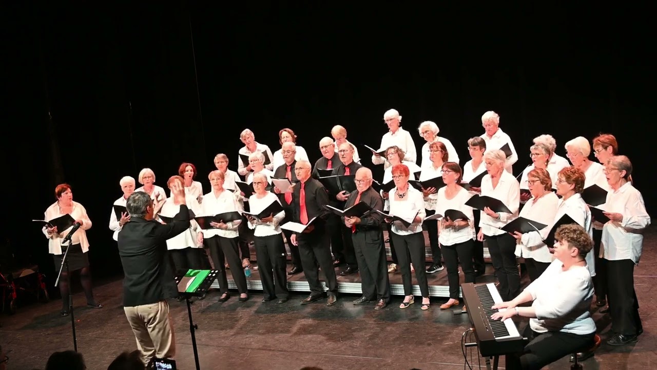 Vertou Seniors -  Les corons de Pierre Bachelet par la chorale la clé des chants.