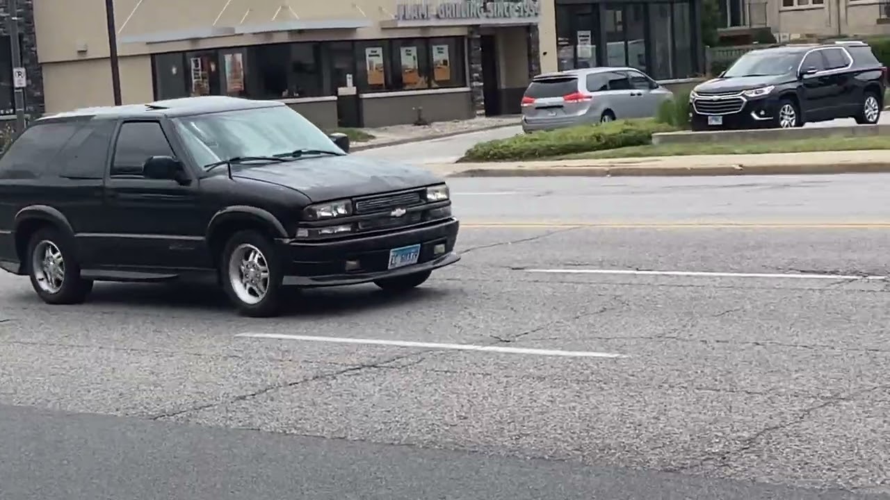 Spotted that 2002 Chevrolet Blazer Xtreme in Oak Lawn, Illinois again.