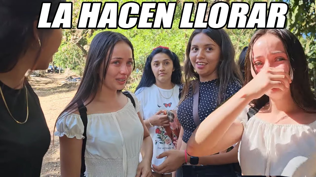 Le hacen una broma de mal gusto a la zarquita hasta hacerla llorar.