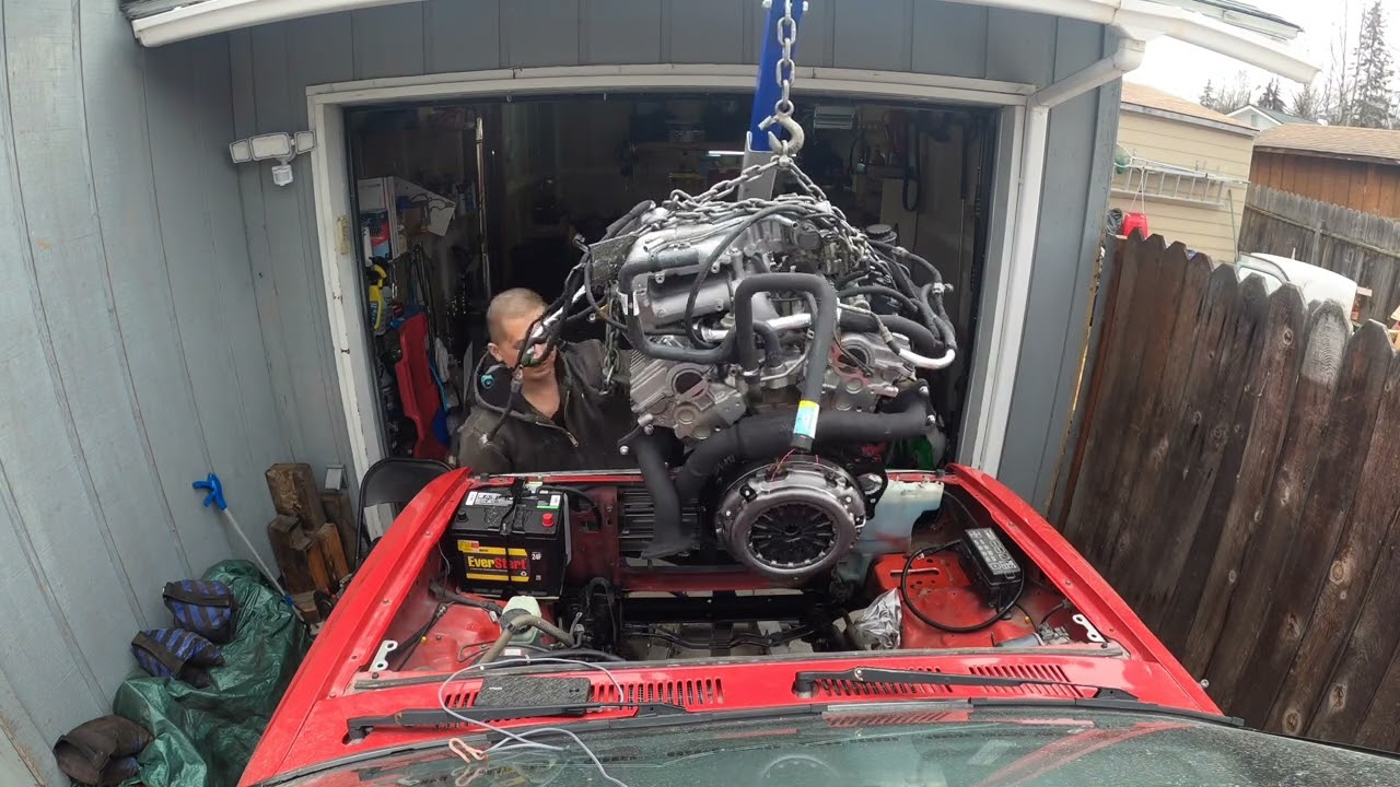 TOYOTA 3.4 SWAP | DROPPING THE MOTOR IN BY MYSELF