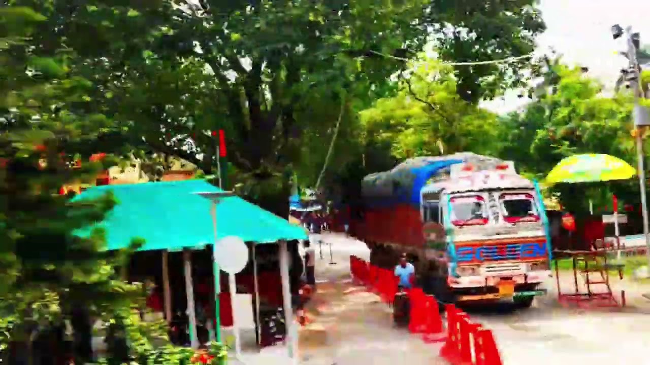 চলন্ত বাংলাবান্ধা এক্সপ্রেস ট্রেন থেকে ইন্ডিয়া বর্ডার ও হিলি স্টেশন ! with Natural Village Life
