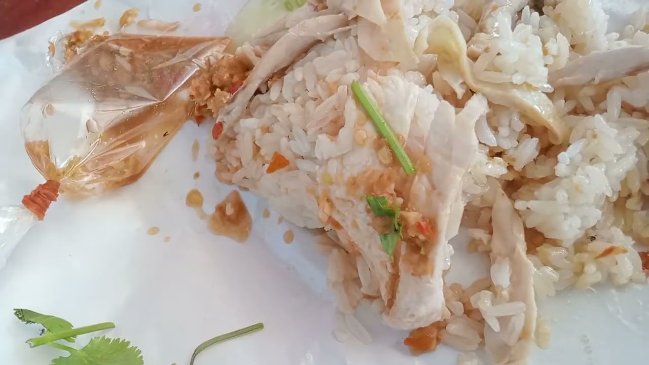 ทานข้าวมันไก่สามสิบบาทอร่อยมากอยู่ที่บ้านเราเอง