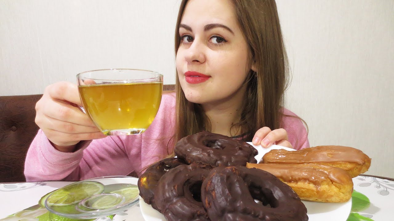 Сладкий мукбанг заварные пирожные с кремом и шоколадом! Чаепитие! Вкусно. Болталка.