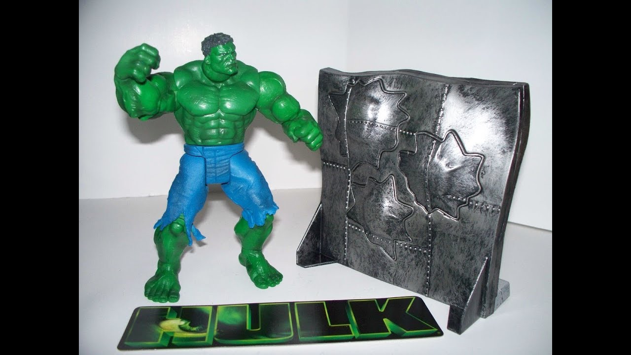 INCREDIBLE HULK MOVIE PUNCHING HULK ACTION FIGURE W/ PUNCH OUT WALL TOY REVIEW