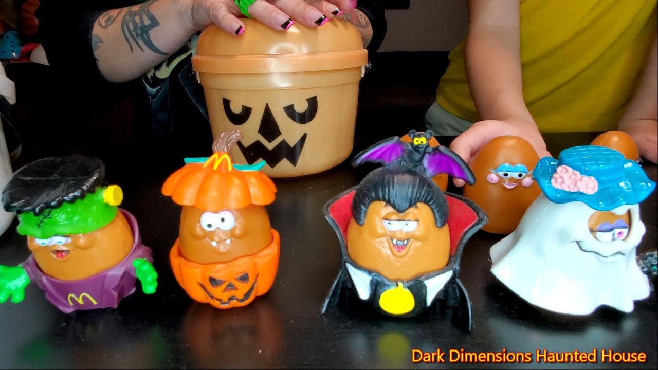 Vintage Halloween McDonald's Nugget Buddies Toys Spooky Costumes Horror Toy Collection Happy Meal 4K
