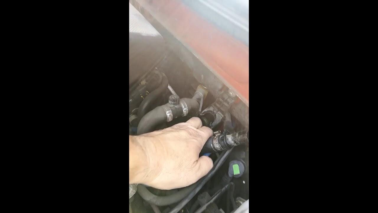 sostituzione tubo ingresso uscita acqua, del radiatore di riscaldamento abitacolo  Fiat Panda