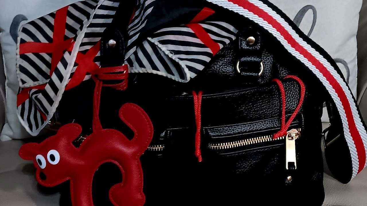 What's in my bag! This week!How I revamp an older handbag!
