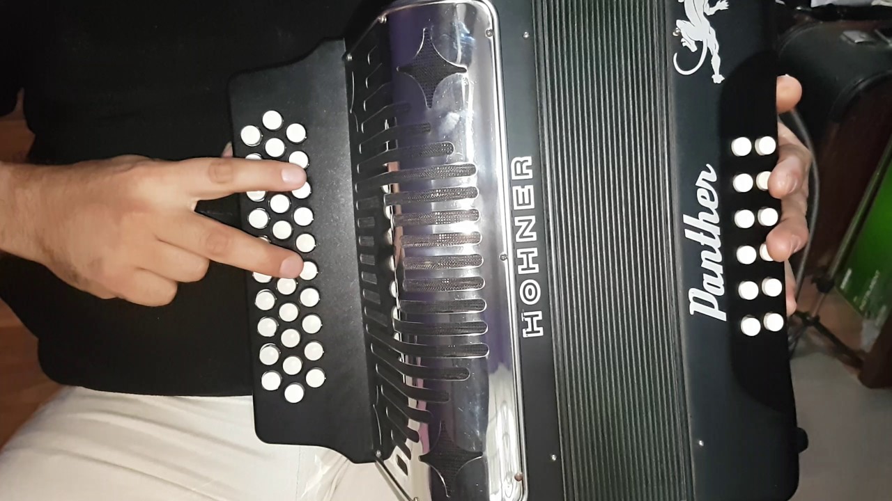 Hay unos ojos Re ac Sol. Clases de Acordeon en Monterrey by Santiago Treviño