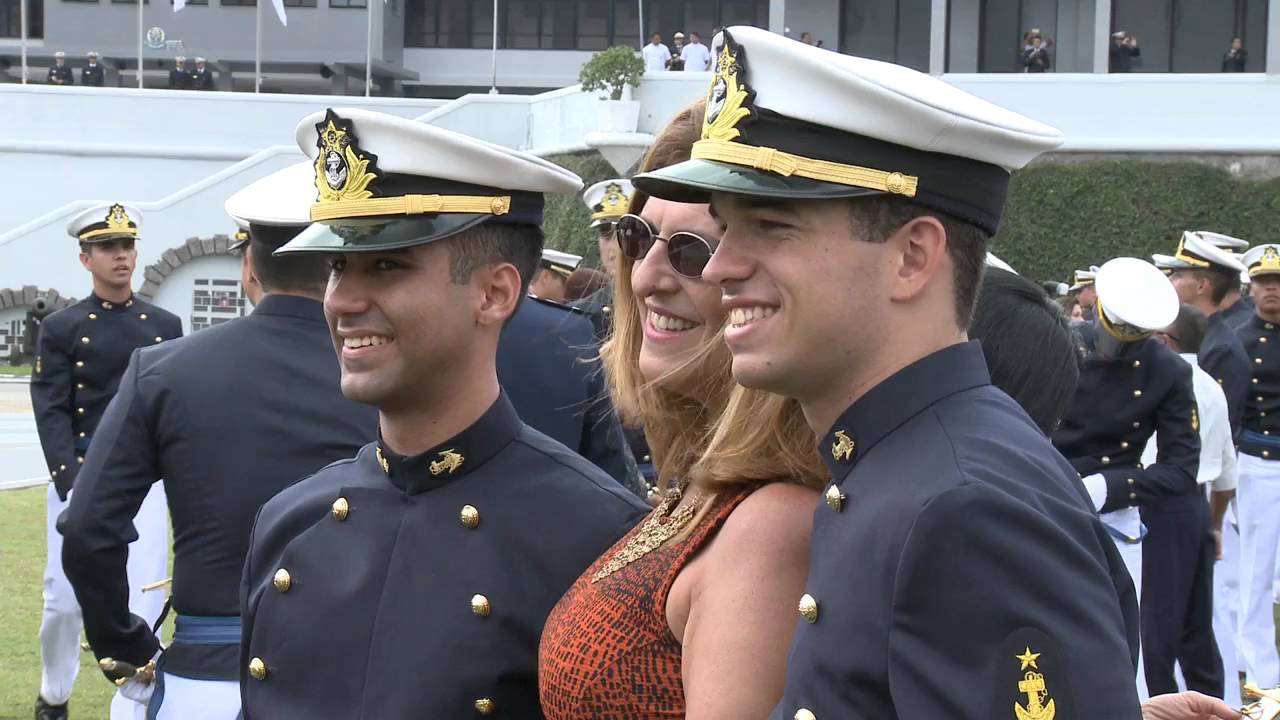 Cerimônia de Entrega dos Espadins - Escola Naval