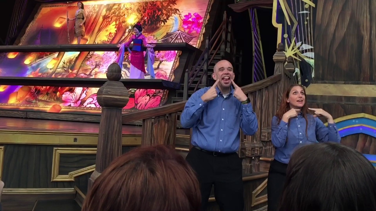 Mickey and the Magical Map Show - ASL