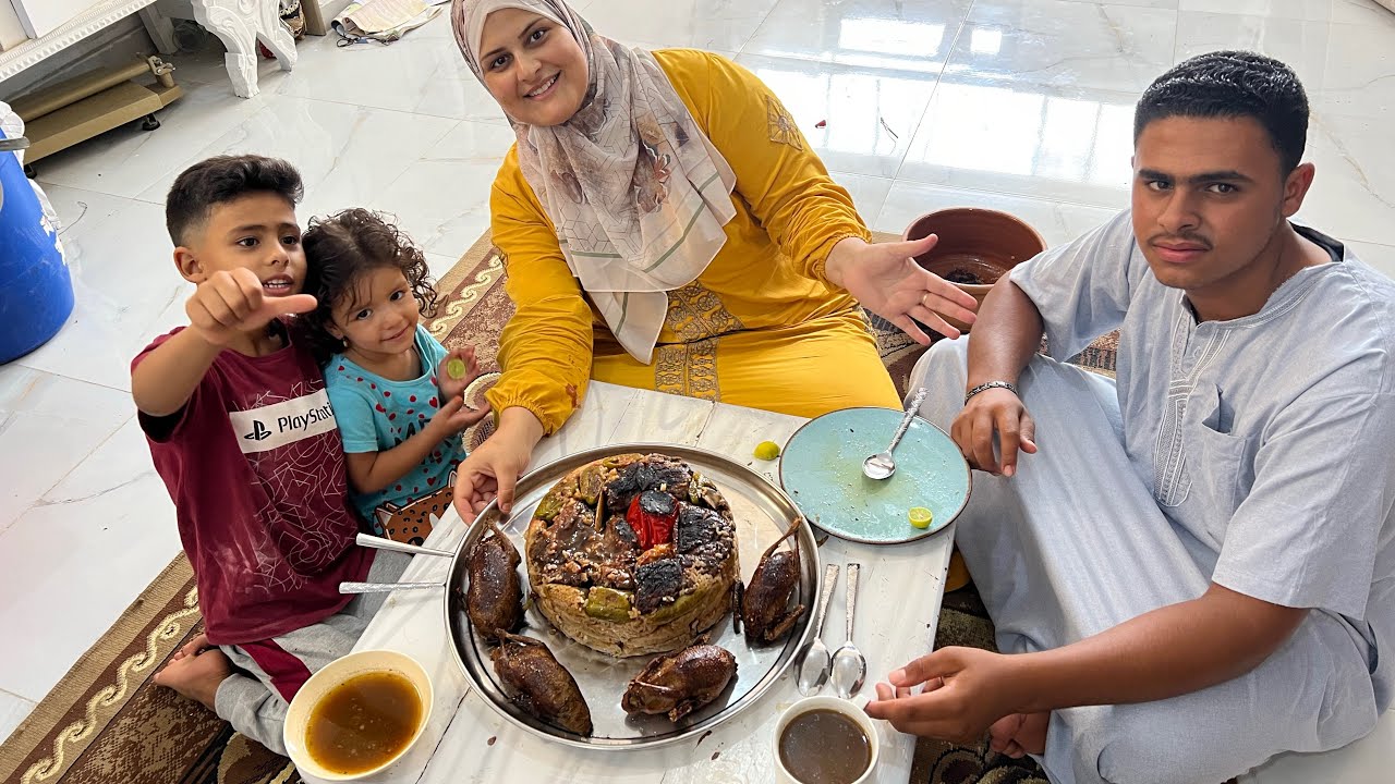 ربيتهم وعلمتهم على الأصول والحنية🤚ربيتهم بتعب وسهر ليالي🤚ولادي رزق ونعمه اللهم أحفظهم بحفظك 🤲