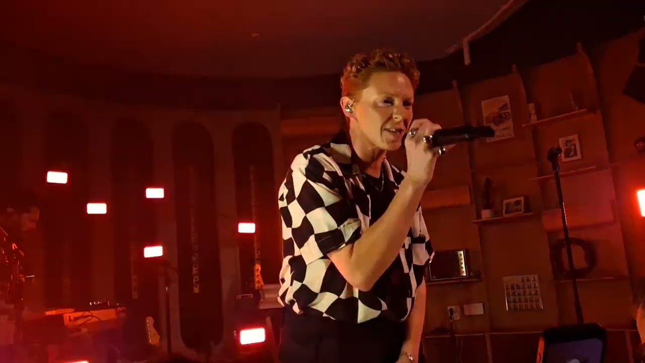 20250322 La Roux at the Peppermint West Hollywood 1080p60