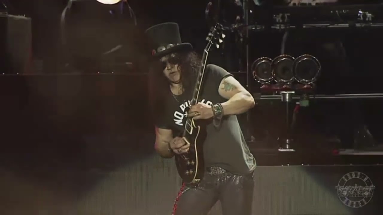 Slash playing solos from the Guns N’ Roses ‘Chinese Democracy’ album (Live Video Compilation)