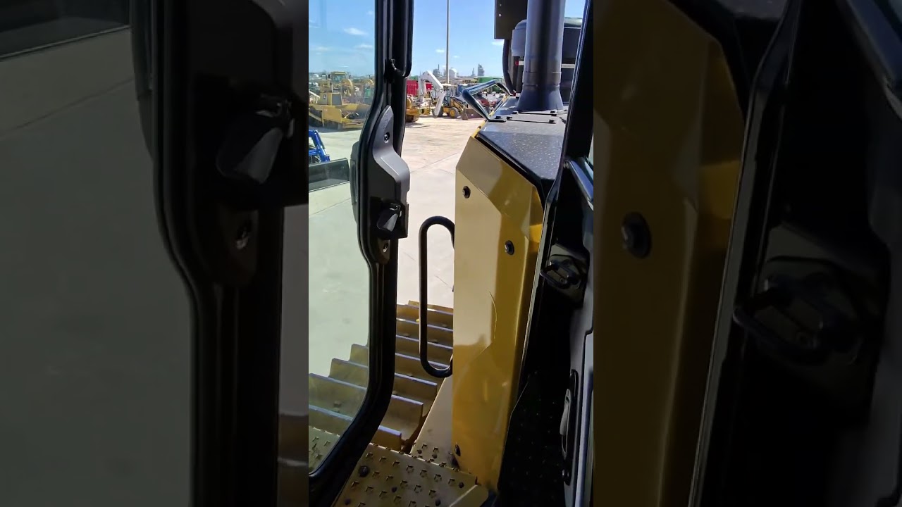 Loading D8 Dozer. 3/18/26