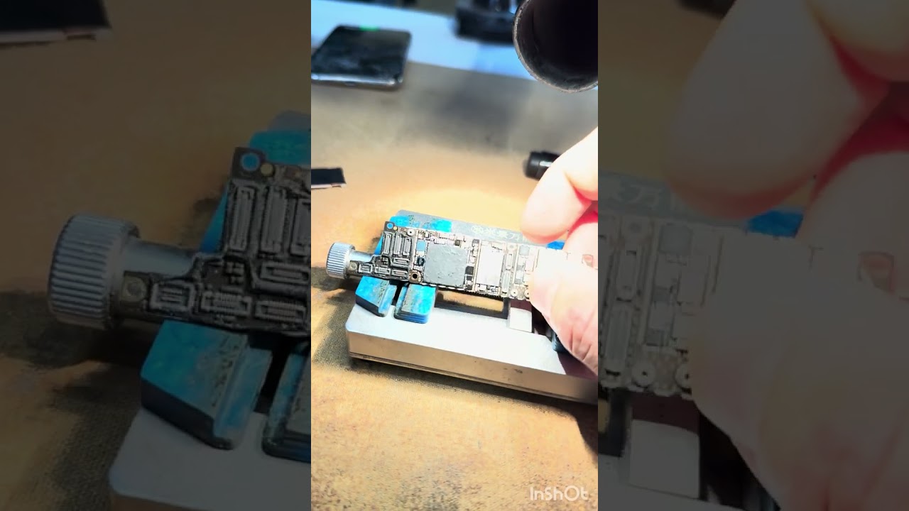 iPhone XR залит, два коротких