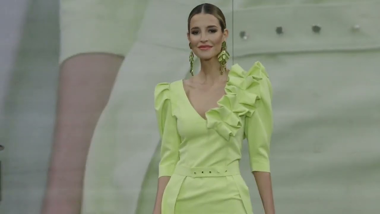 🧵 💃 Moda Flamenca de Pilar Rubio en SIMOF 2023: ¡Muy Buena!