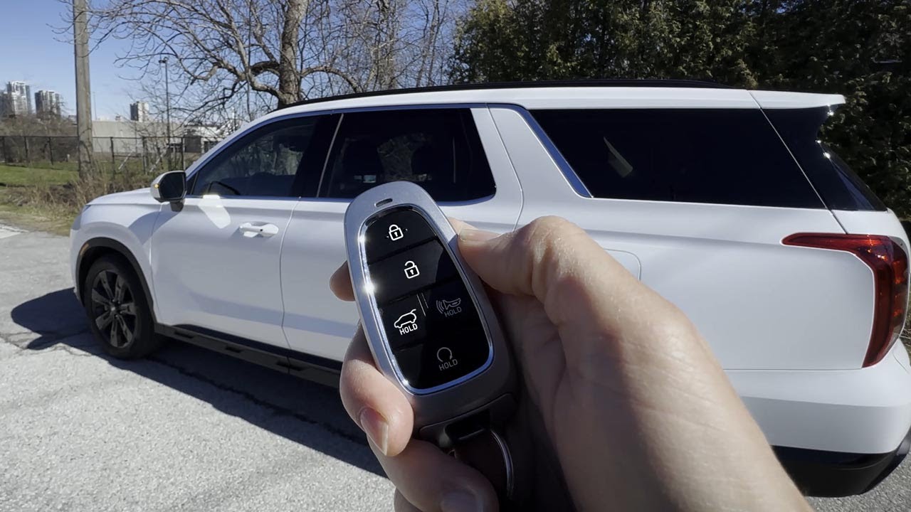 Умные функции подъемной двери и брелока в Hyundai Palisade