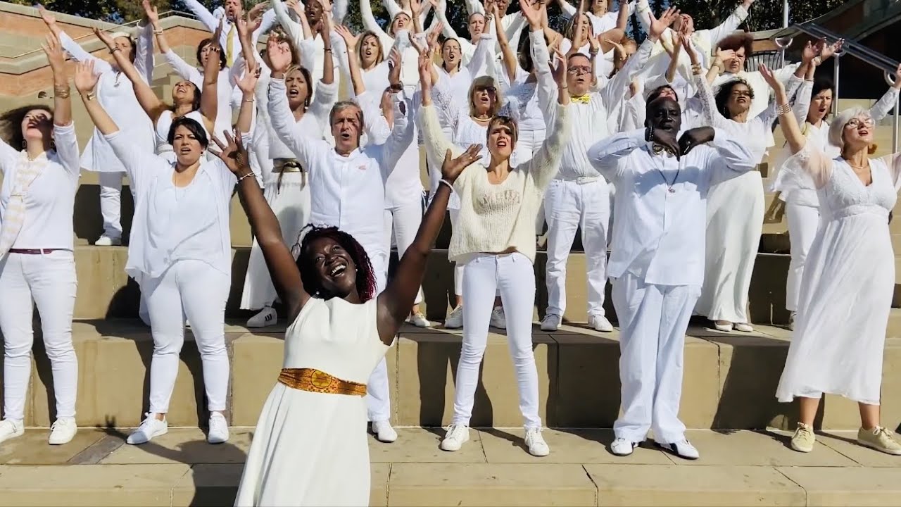 Gospel Walk & DeeDee Daniel - Mighty God