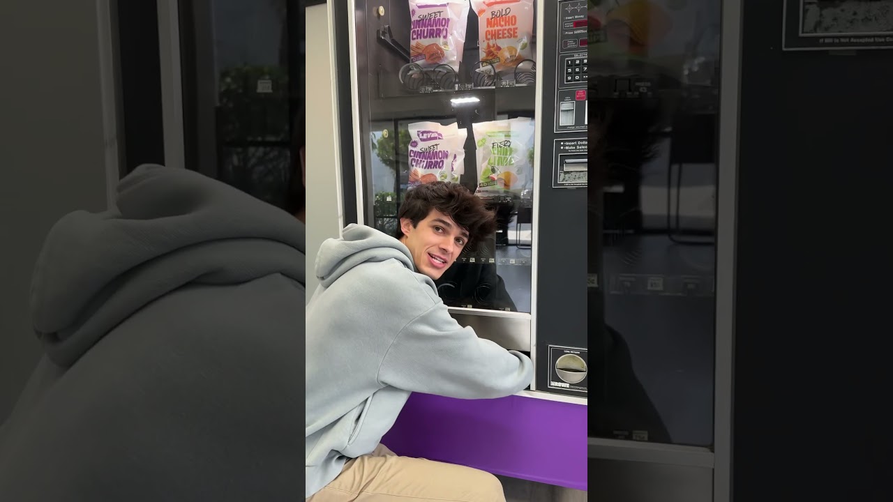 HOW TO GET FREE SNACKS FROM A VENDING MACHINE!! Don&rsquo;t share this secret with anyone!!