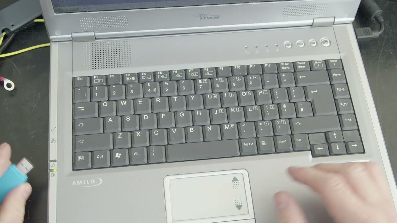 Bringing a P4 Fujitsu laptop back to life with data recovery IDE to SSD Xp Repair keeping all data