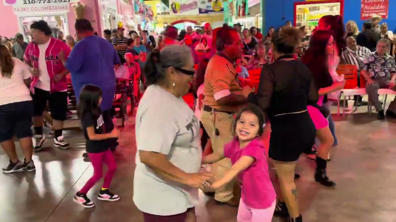 Sunday Dancing at Pica Pica Plaza!
