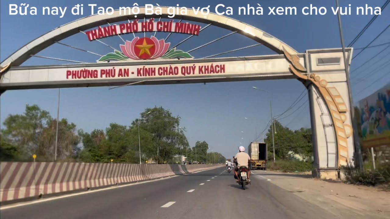 Bữa nay đi tao mộ Bà gia vợ  gia đình cung an bánh mì 