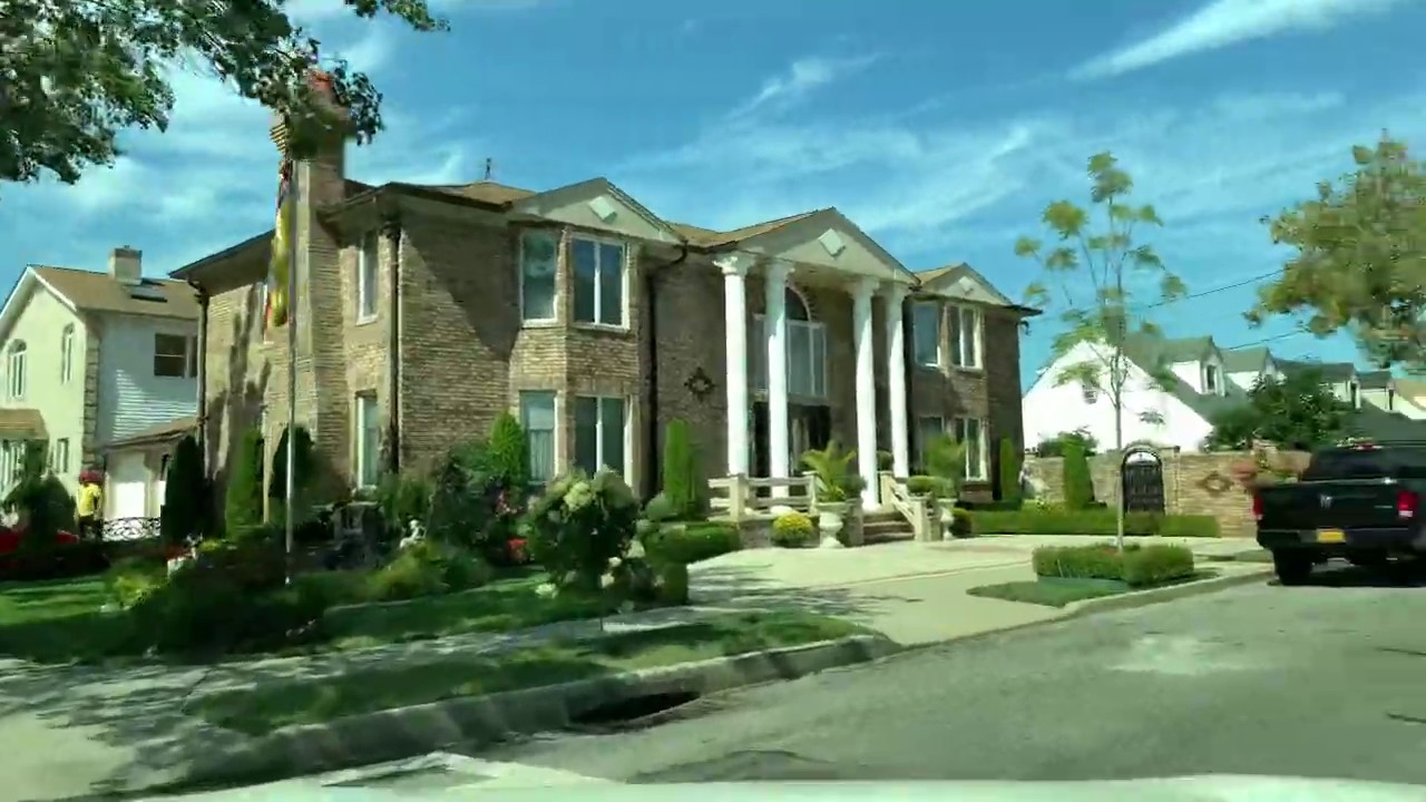 DRIVING IN HOWARD BEACH, QUEENS. NEW YORK,  4K