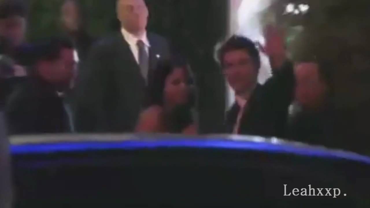 Vanity Fair - Zanessa Kiss &hearts;