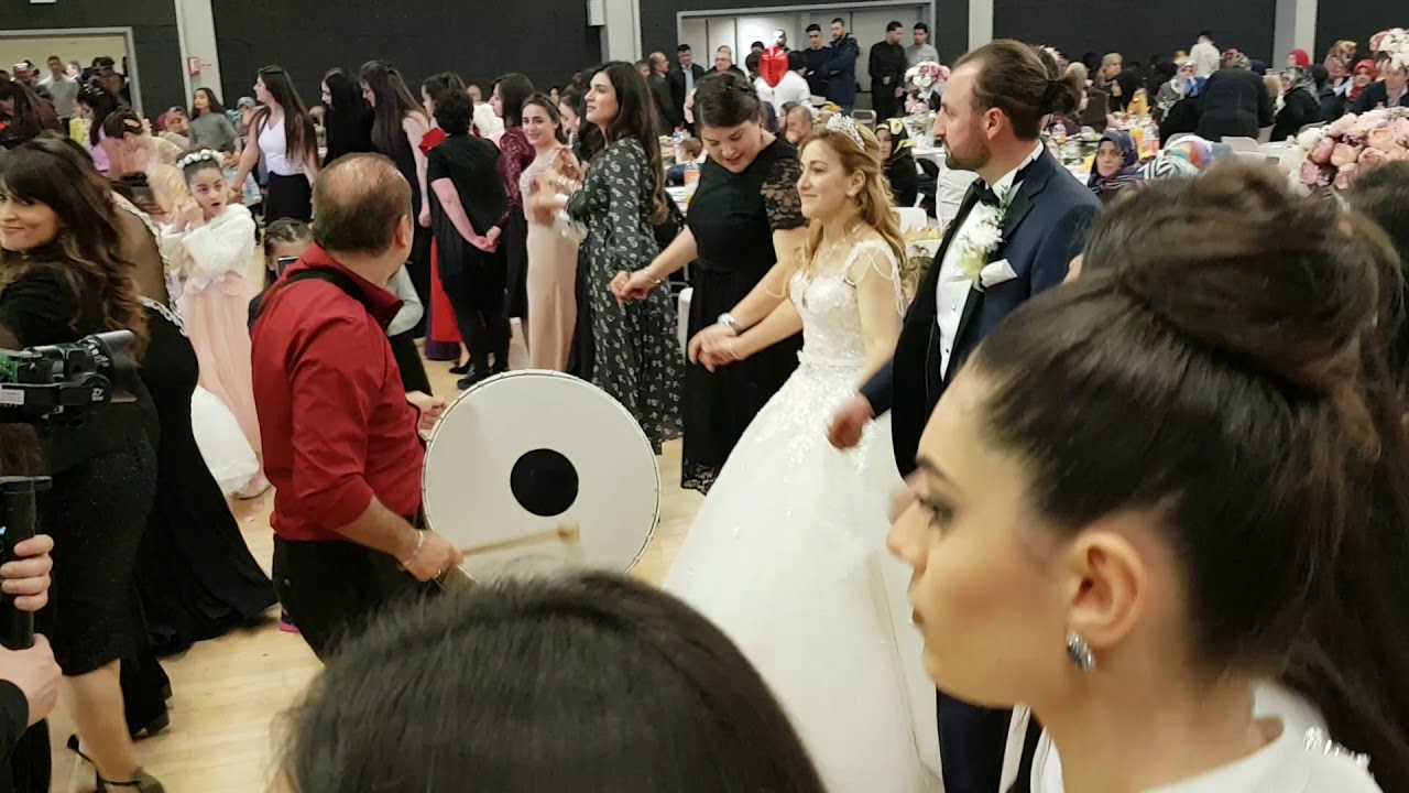 Grup Vatan Halaylarıyla Fransayı çoşturdu......