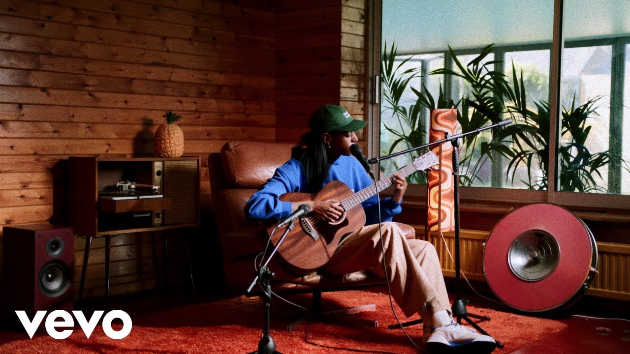 Cat Burns - ghosting (acoustic performance)