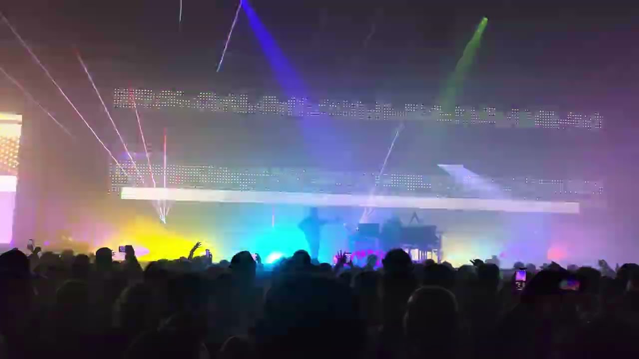 Underworld @ Forest National (Brussels) - 03.29.2024 -  12 - Born Slippy/NUXX