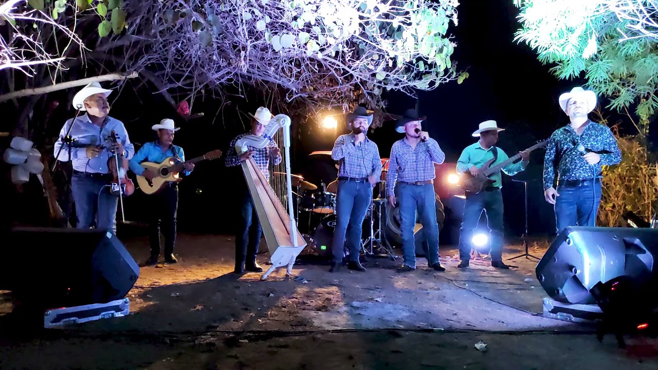 La de los Hoyitos - Hermanos Pacheco DTC ft. Deslindados MT