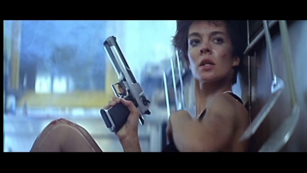 Nikita, by Luc Besson (1990) - The Gunfight scene (with Anne Parillaud)