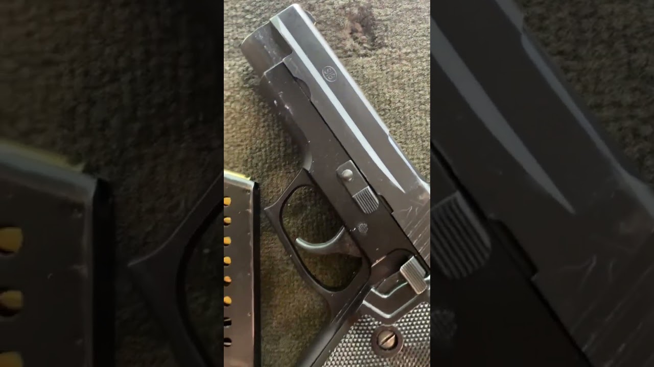 SIG-SAUER P220 (SIG P75 Swiss Army gun) 9mm Para