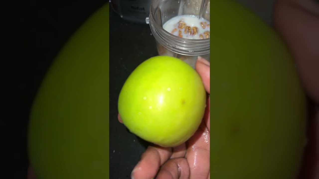 Raw oats, Apple, walnuts, fresh oats milk, 