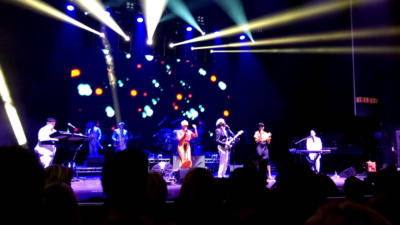 Chic in Manchester ~ Get Lucky / Chic Cheer / My Forbidden Lover / Let's Dance