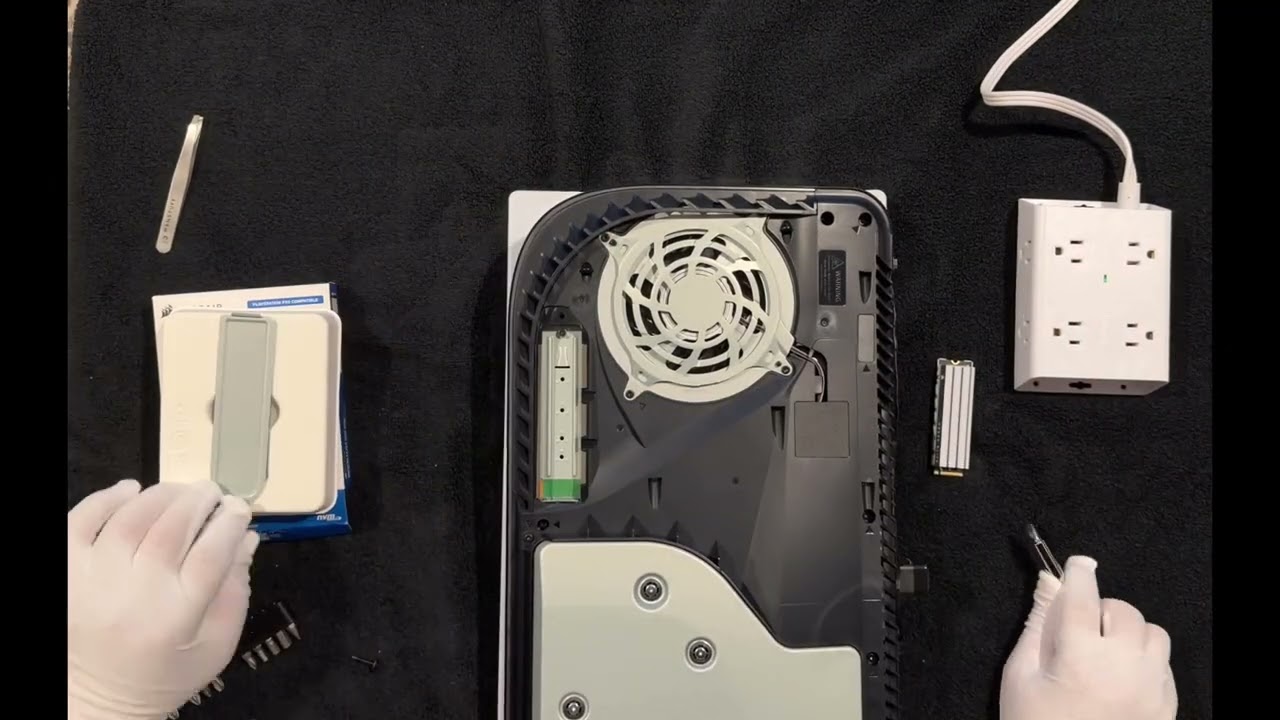 PlayStation 5:  installing LED logo and internal SSD