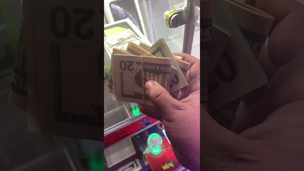 Is That $1000&rsquo;s Of Dollars Inside A Claw Machine #shorts #clawmachine