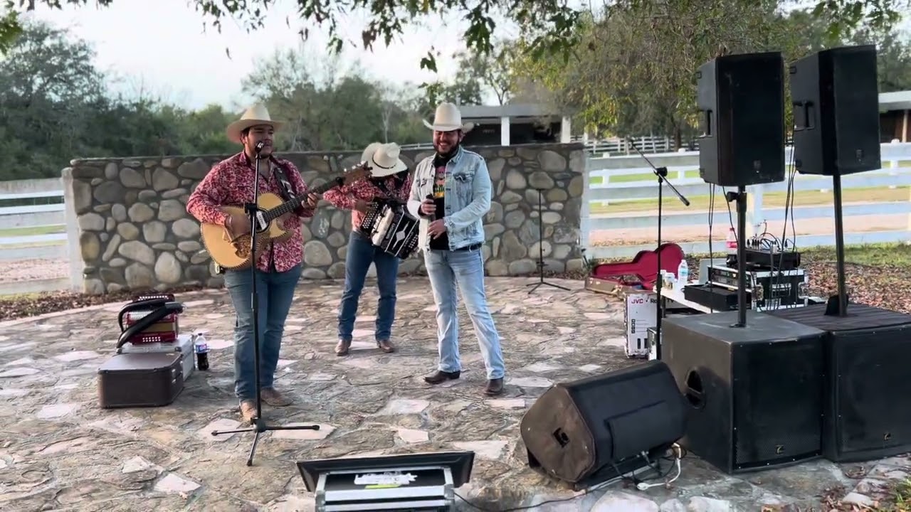 Dos Corazones- Lalo Mora Jr Ft La Cordada