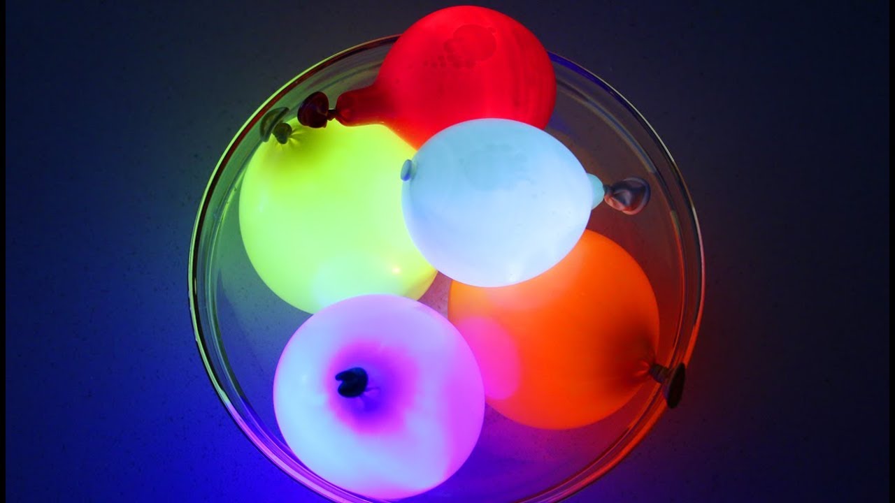 Making Gold Pigment Slime with Glow in the Dark Balloons!