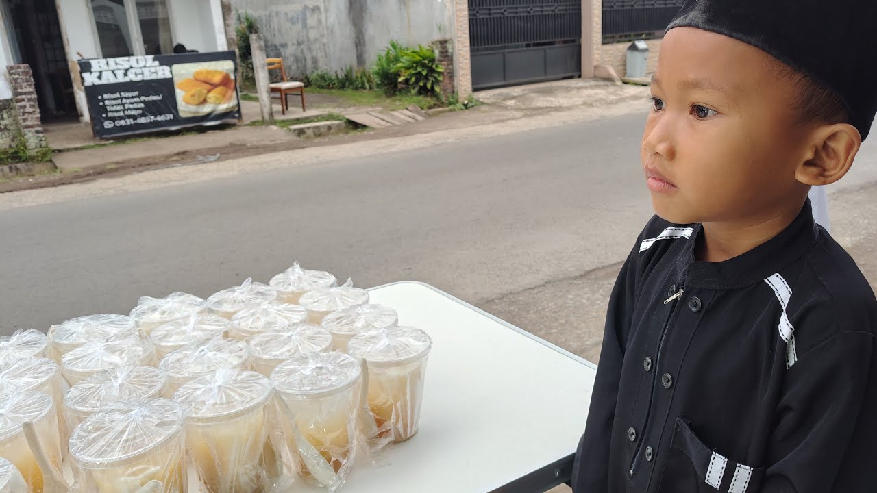 Anak-Anak Yatim & Fakir Belajar Sedekah 🌙 Berbagi Takjil untuk Musafir dan Warga