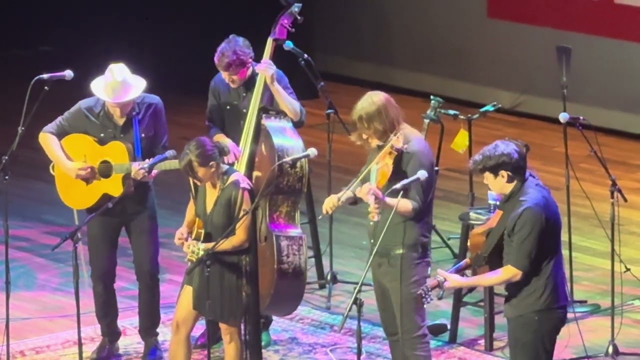 Glendale Train - AJ Lee & Blue Summit - Ryman 7/15/25