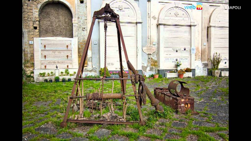 Palazzo Fuga e Cimitero 366 fosse