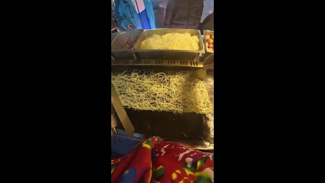 Delicious food live