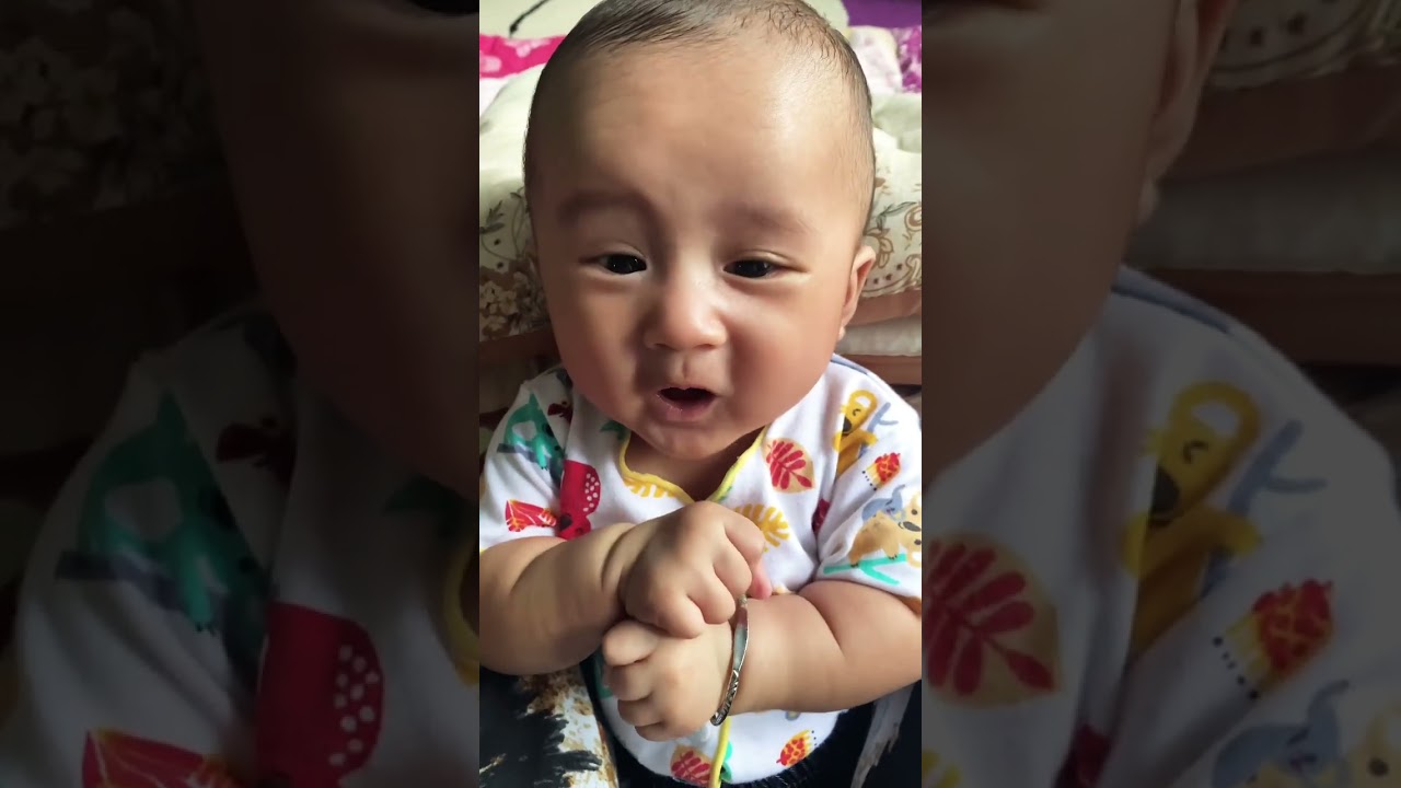 bayi 3 bulan ngoceh