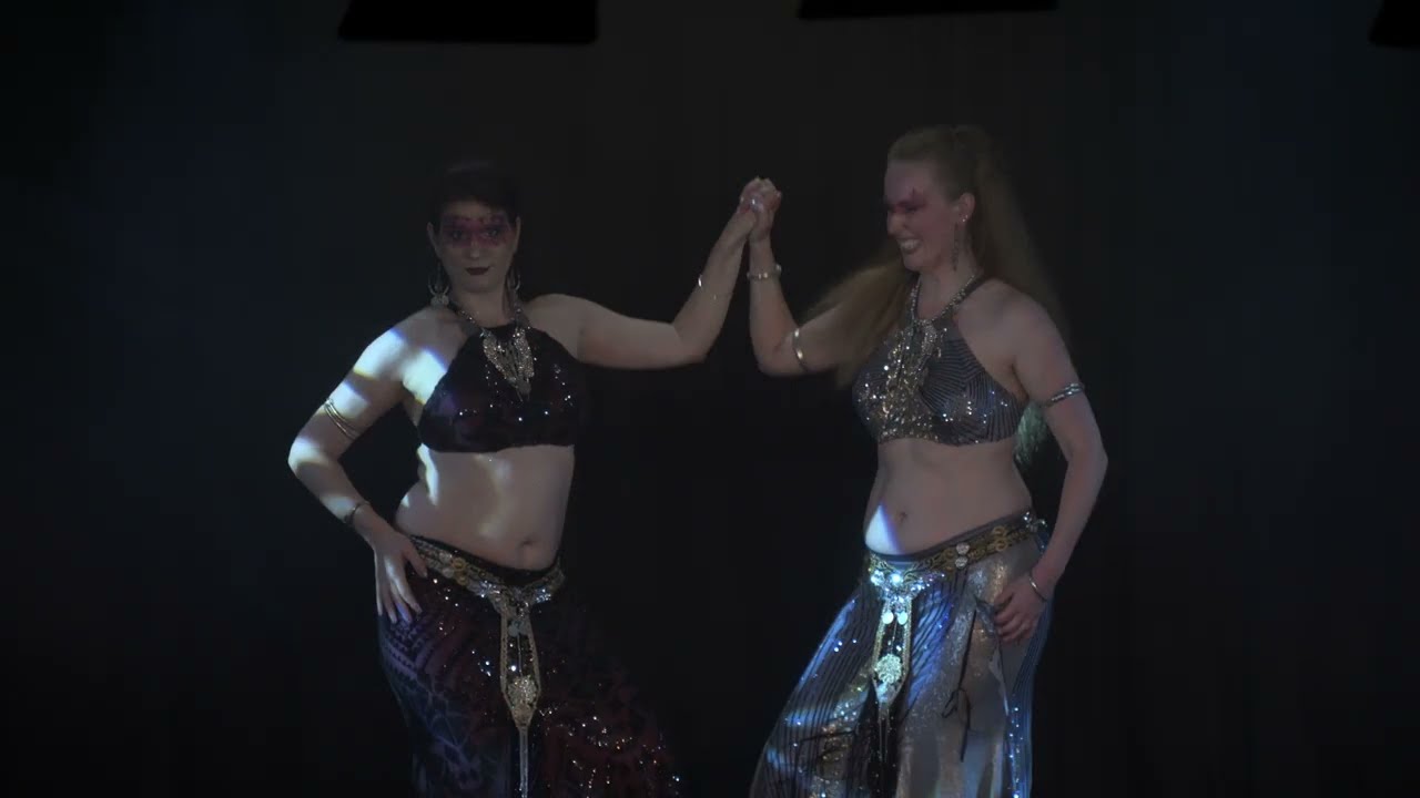 Duo Tina & Sayana beim Variete Bizarr 2025