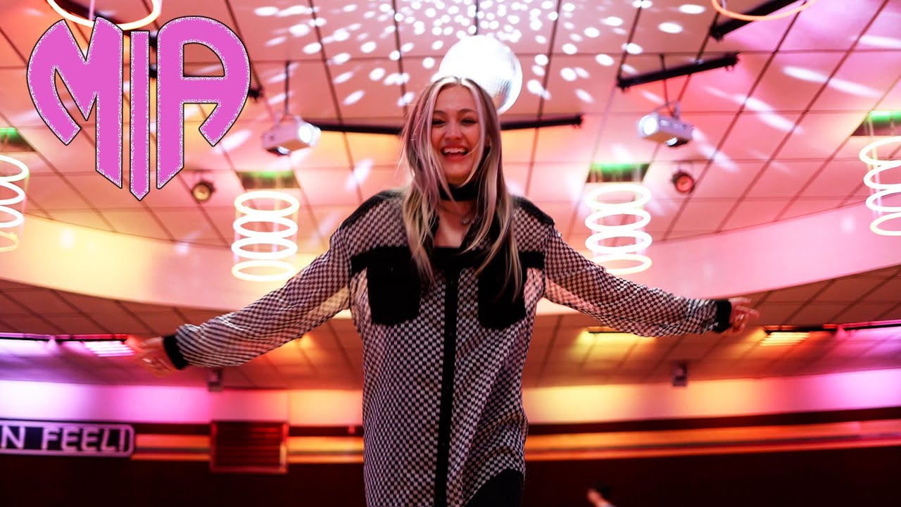 Mia Morris &ndash; What The Hello (official music video)