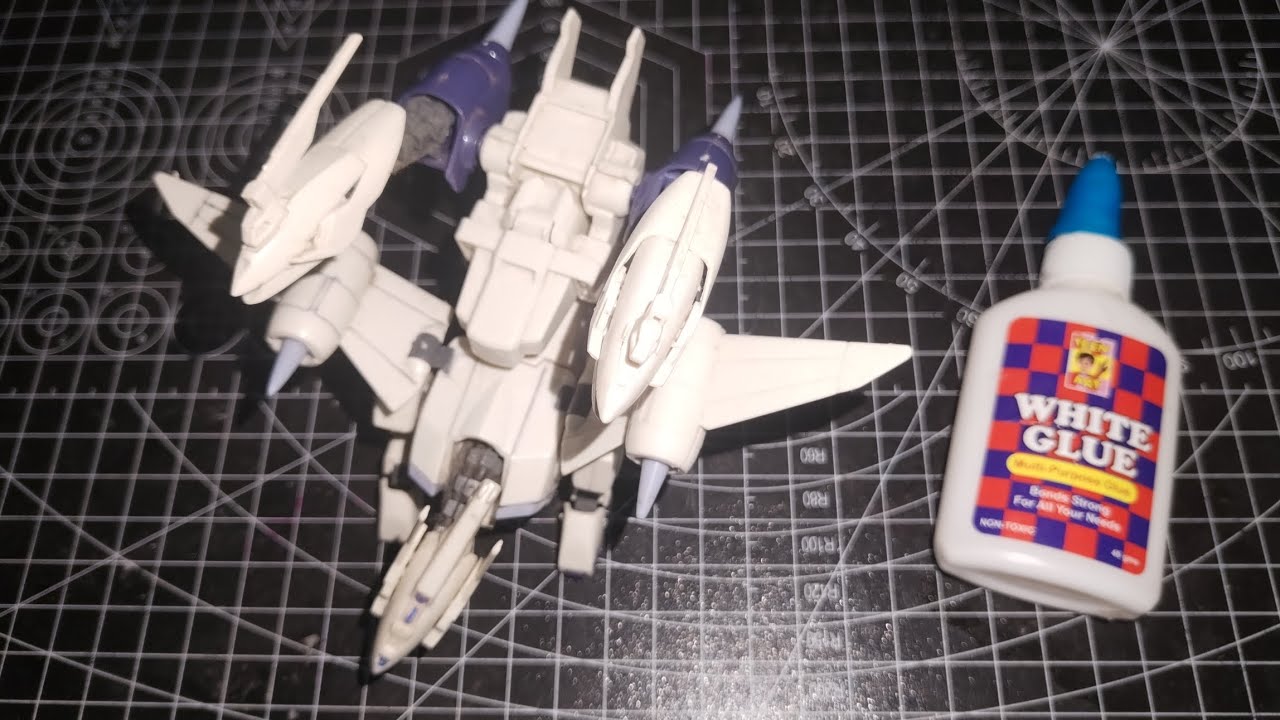 REPAIRING GUNPLA USING SCHOOL GLUE