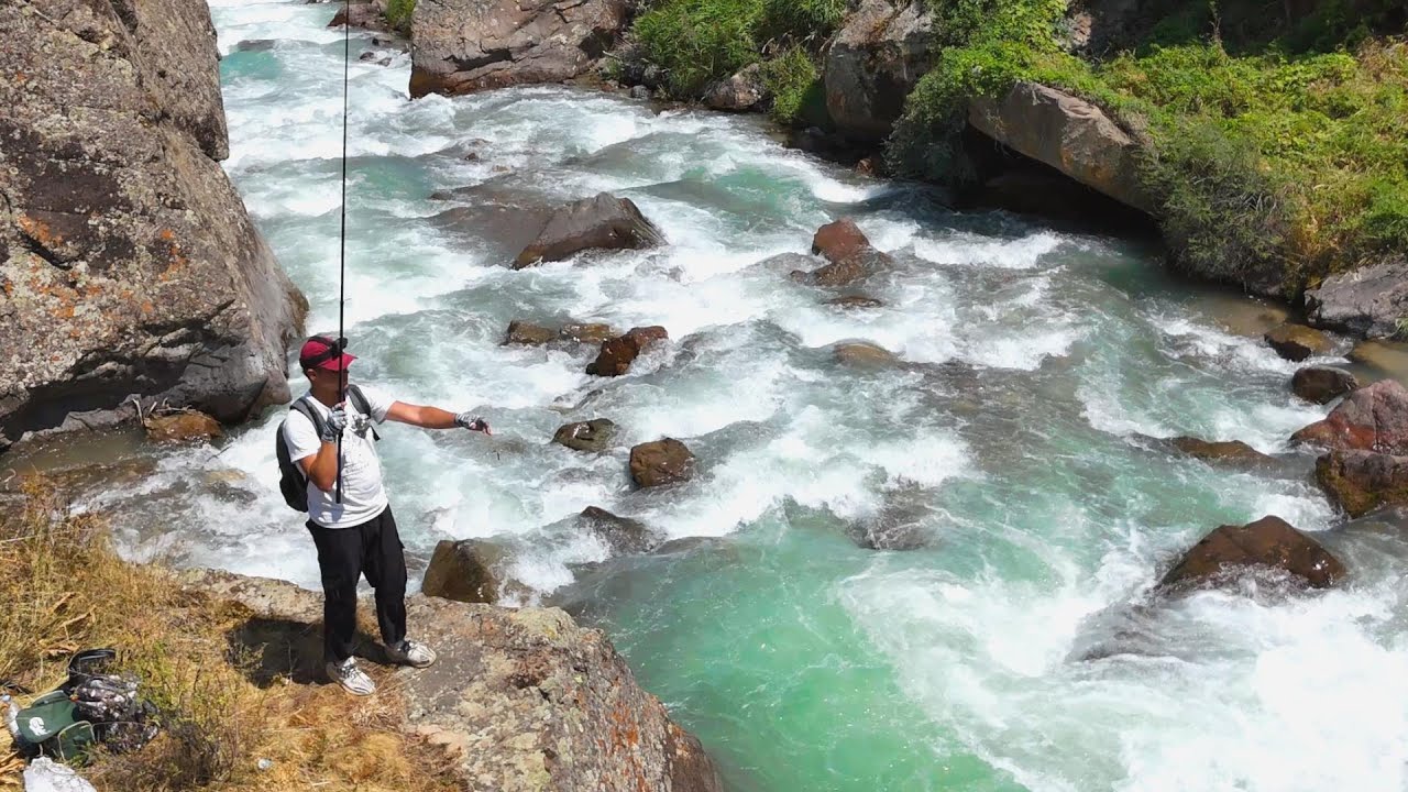 Горная рыбалка на дикую форель в ручье! Прошли 20км по горам к диким местам!