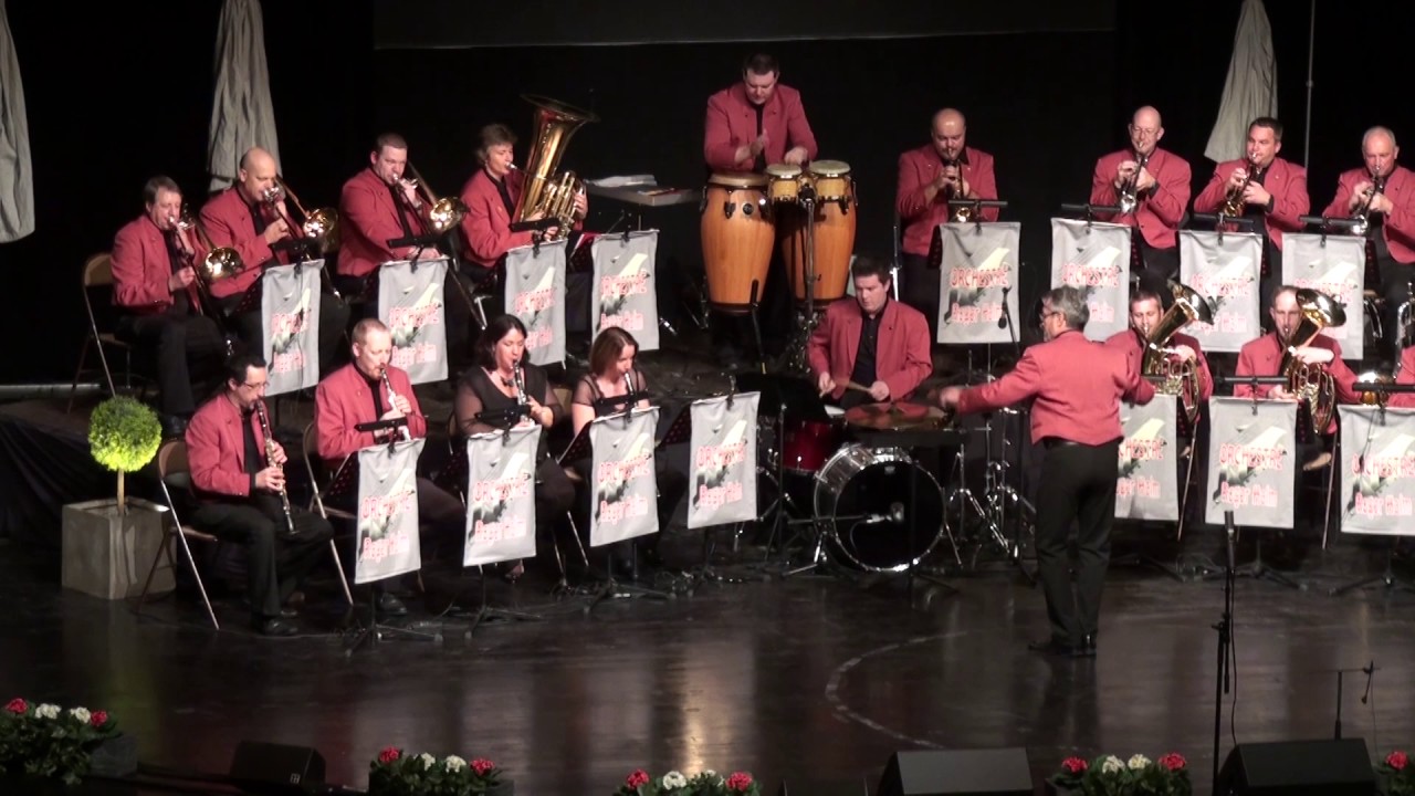 Let me entertain you (Orchestre Roger Halm)
